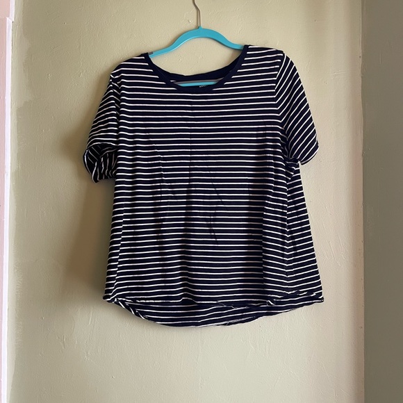 Old Navy Tops - Everywear Tshirt